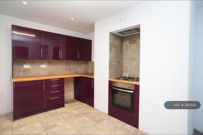 2 Bedroom Terraced House To Rent In Summer Street, Halifax, HX1