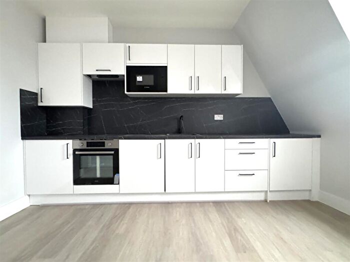 1 Bedroom Flat To Rent In High Street, Beckenham, BR3