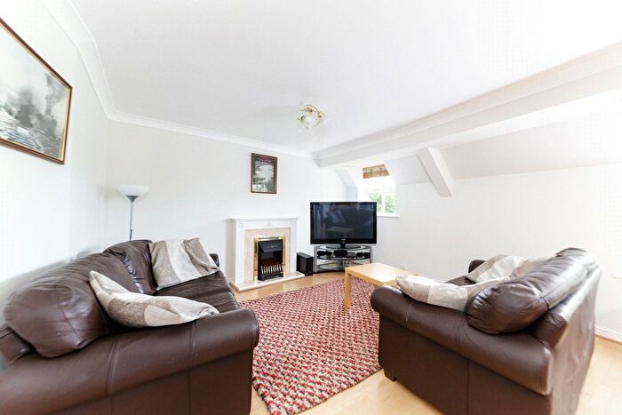 2 Bedroom Flat To Rent In Regency Court, Jesmond, Newcastle-Upon-Tyne, NE2