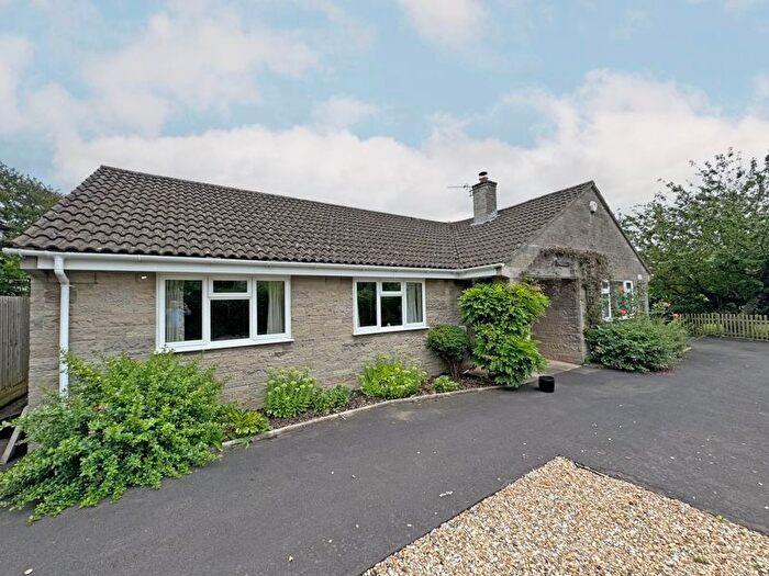 3 Bedroom Detached Bungalow For Sale In King Ina Road, Somerton, TA11