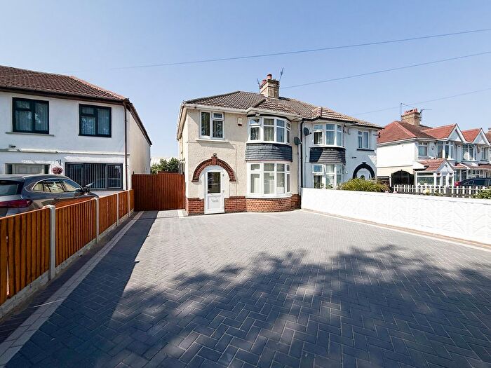 3 Bedroom Semi Detached House To Rent In Wordsworth Avenue, Derby, DE24