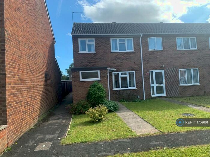 3 Bedroom End Of Terrace House To Rent In Mentmore Green, Aylesbury, HP21