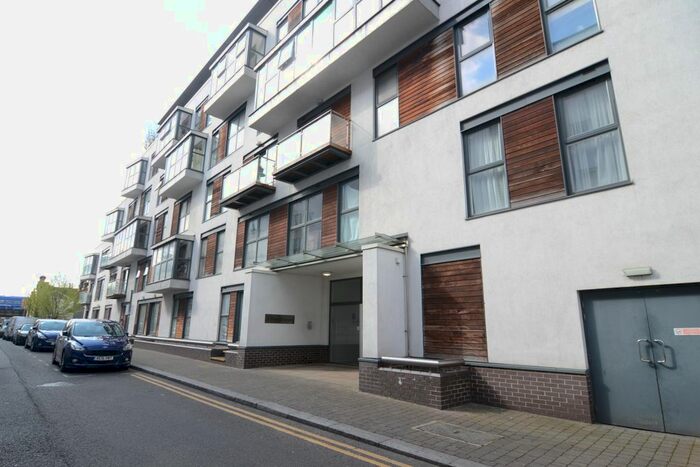 2 Bedroom Flat To Rent In Point Pleasant, London, SW18