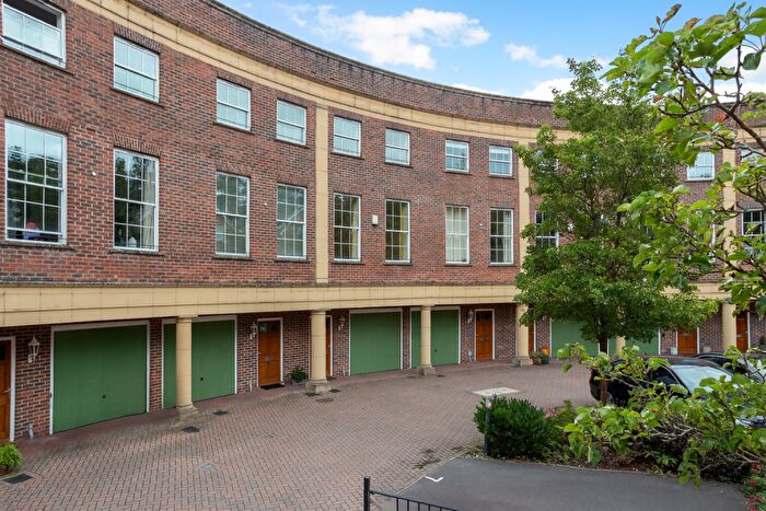 4 Bedroom Terraced House For Sale In Bath Place, Winchester, SO22