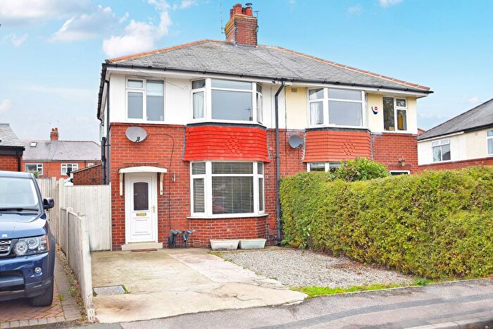 3 Bedroom Semi-Detached House For Sale In Harlow Park Crescent, Harrogate, HG2