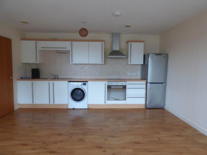 2 Bedroom Apartment To Rent In Flat Dale House, London Road, Stockport, SK7