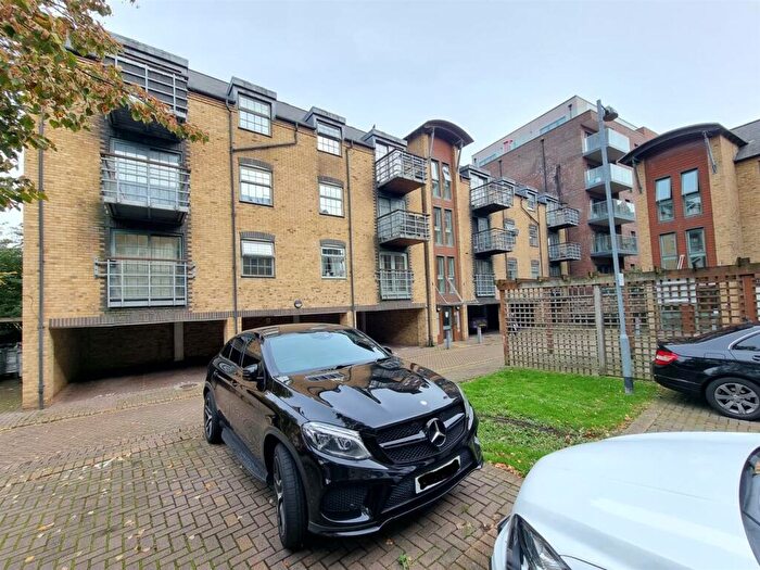 1 Bedroom Flat For Sale In Abbey Road, Barking, IG11