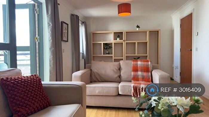 3 Bedroom Penthouse To Rent In Kenninghall Road, London, E5