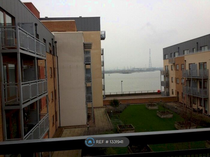 2 Bedroom Flat To Rent In North Star Boulevard, Kent, DA9