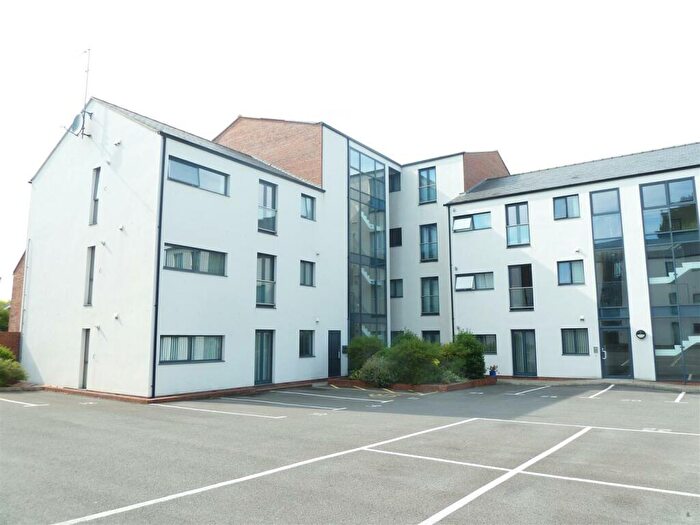 2 Bedroom Penthouse To Rent In Old School Court, Louth, LN11