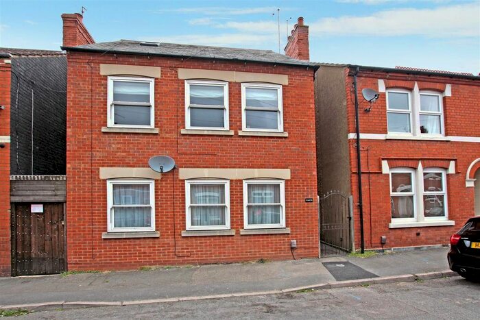 2 Bedroom Flat To Rent In Robinson Road, Rushden, Northants NN10