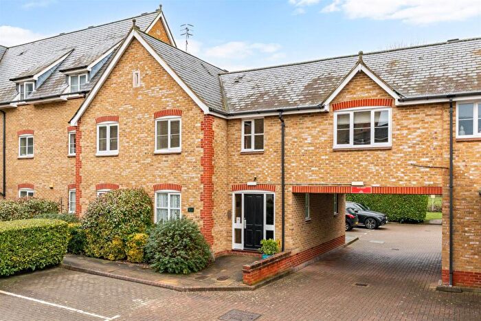 2 Bedroom Apartment For Sale In Sele Mill, Hertford, SG14