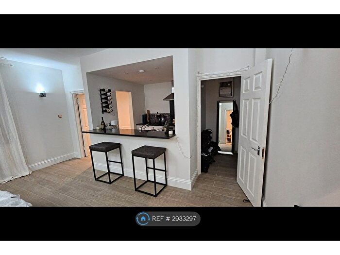 1 Bedroom Flat To Rent In Holland Park Avenue, London, W11