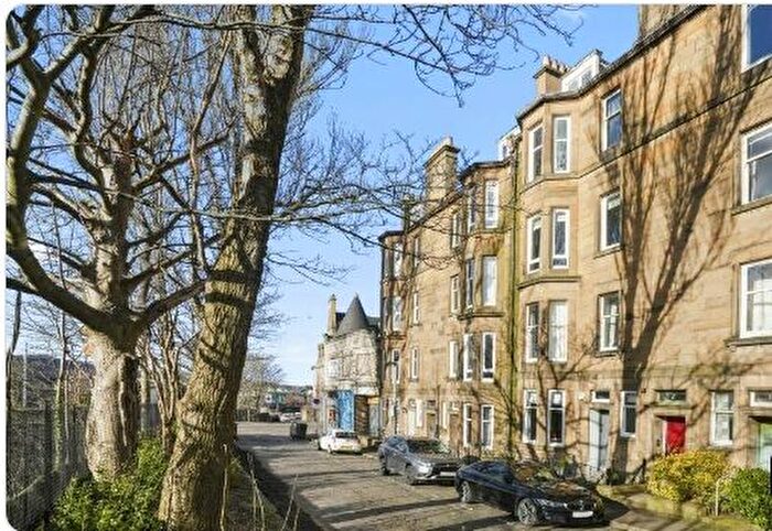 4 Bedroom Flat To Rent In Hermand Terrace, Edinburgh, Midlothian, EH11