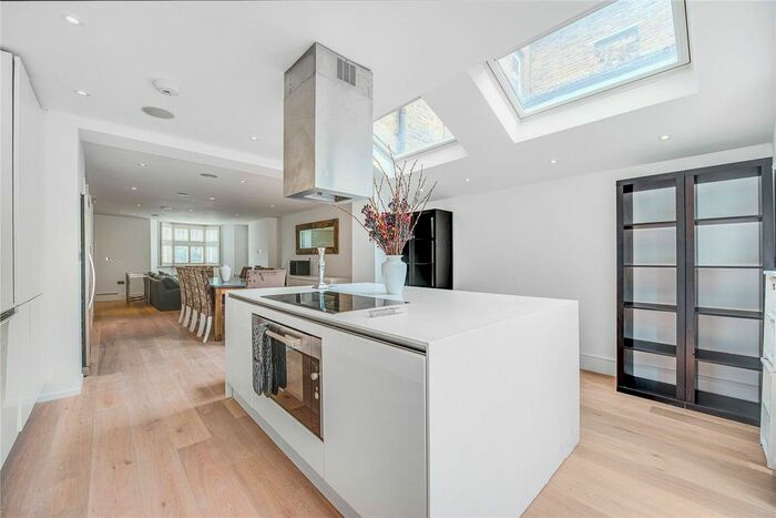 3 Bedroom Terraced House To Rent In New Kings Road, London, SW6