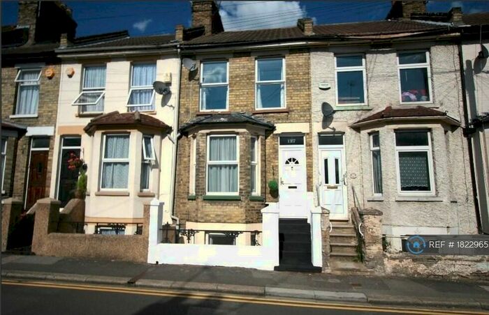 3 Bedroom Terraced House To Rent In Rochester Avenue, Rochester, ME1