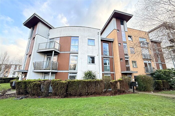 1 Bedroom Flat For Sale In Kelvin Gate, Bracknell, Berkshire, RG12