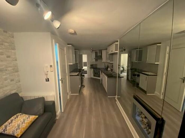 1 Bedroom Flat To Rent In Trebeck Street, Mayfair, London, W1J