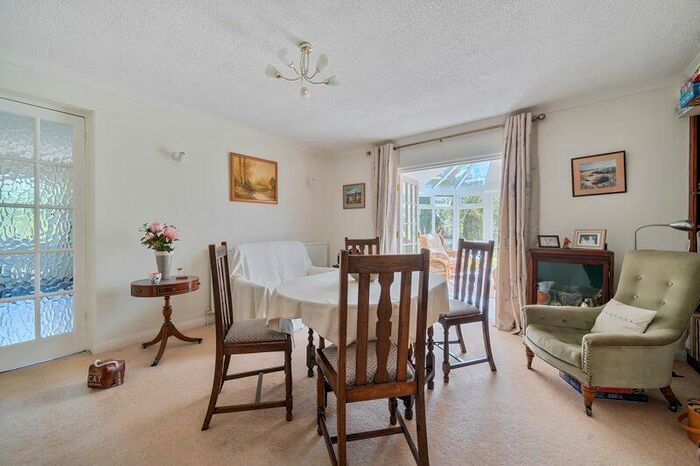 4 Bedroom Detached House For Sale In Mill Lane, Exton, EX3