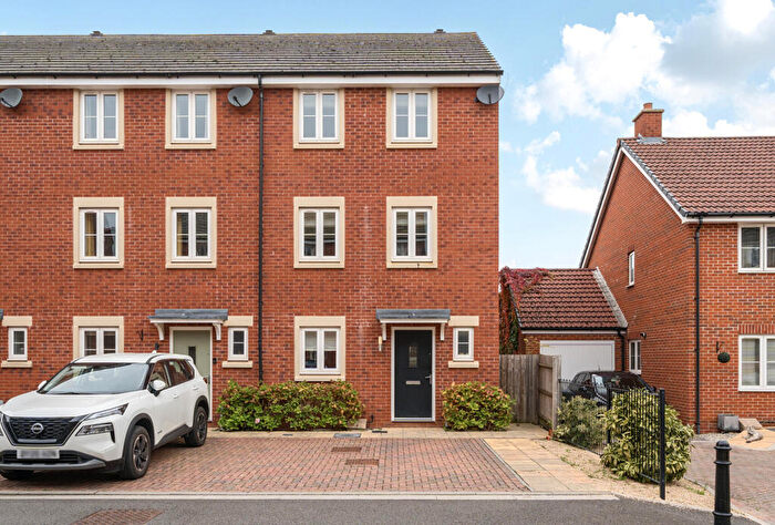 4 Bedroom End Of Terrace House For Sale In Hollybrook Mews, Yate, Bristol, Gloucestershire, BS37