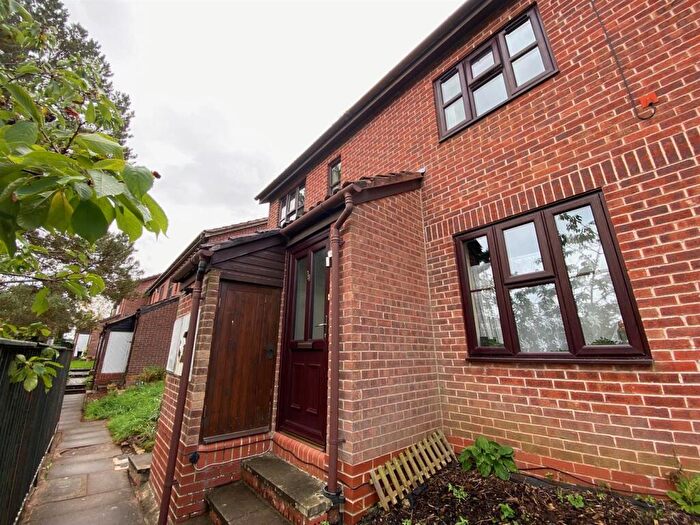 2 Bedroom Flat To Rent In Gleneagles Drive, Stafford, ST16