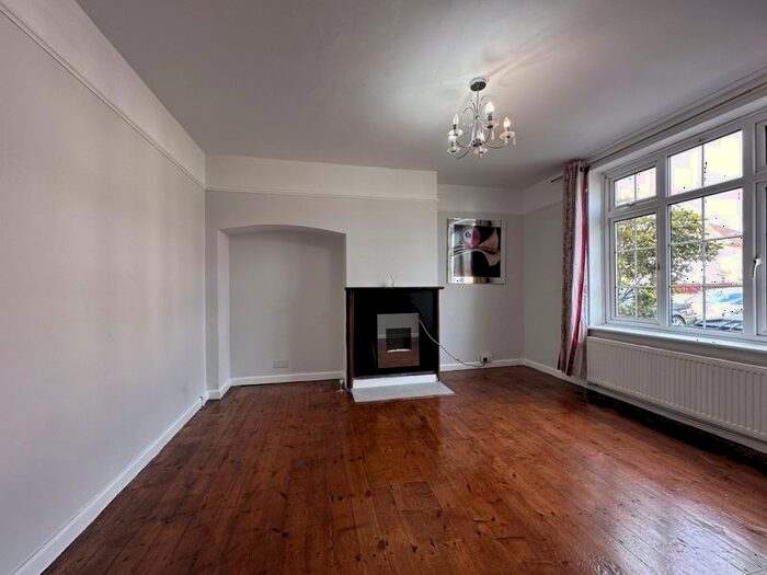 2 Bedroom Property To Rent In Blundell Road, Burnt Oak, Edgware, HA8