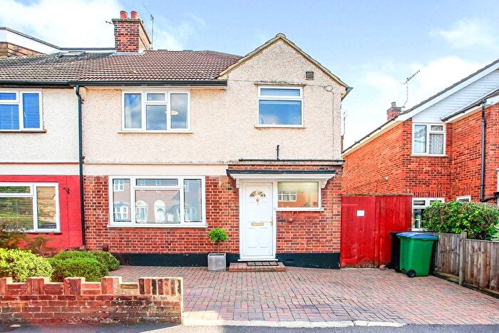 3 Bedroom Detached House To Rent In King Georges Avenue, Watford, Hertfordshire, WD18