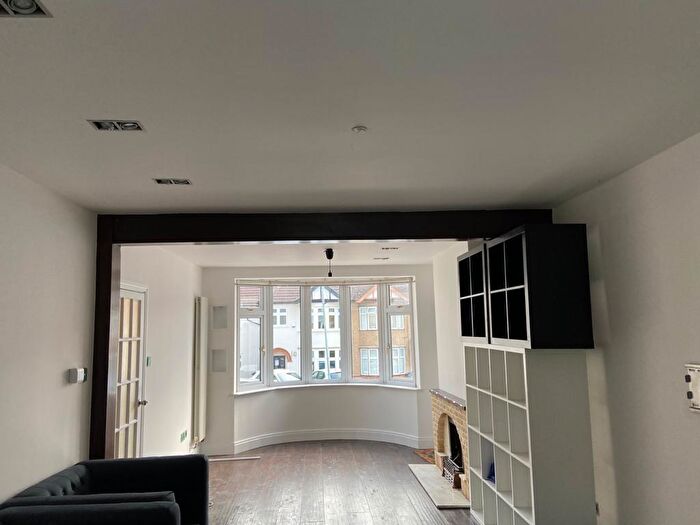 3 Bedroom End Of Terrace House To Rent In Ridgeway, Woodford Green, IG8