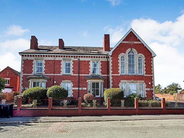 1 Bedroom Flat For Sale In Queens Park House, Queens Road, Oswestry, SY11