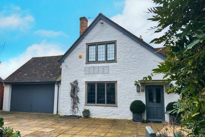 4 Bedroom Cottage To Rent In Long Crendon, Buckinghamshire, HP18
