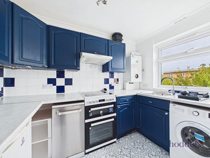 2 Bedroom Apartment To Rent In Chertsey, Surrey, KT16
