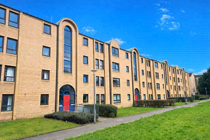 2 Bedroom Flat To Rent In G/F Bed Unfurnished @ Overnewton Sq, G3