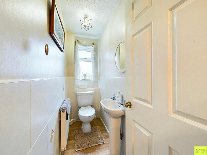 4 Bedroom Detached House For Sale In Staffa Drive, Tibshelf, DE55