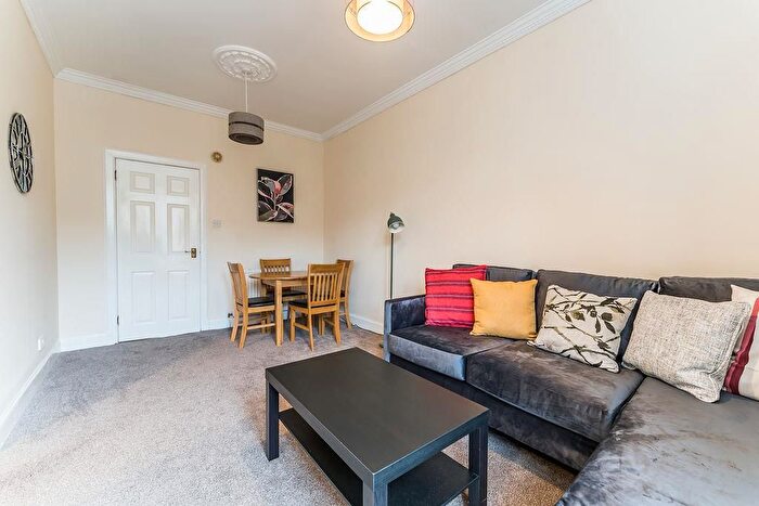 2 Bedroom Flat To Rent In Mayfield Gardens, Edinburgh, EH9