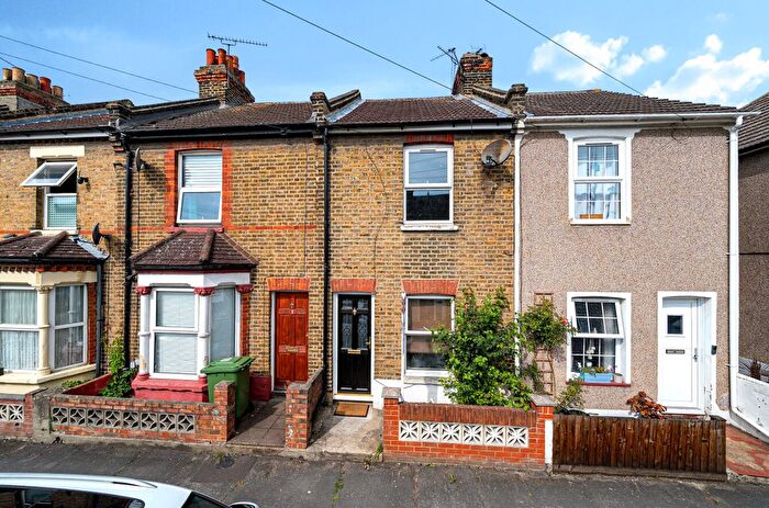 3 Bedroom Terraced House For Sale In Castle Street, Swanscombe, Kent, DA10
