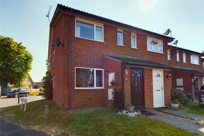 1 Bedroom Terraced House To Rent In New Street, Three Bridges, Crawley, West Sussex, RH10