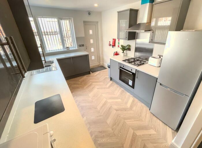 4 Bedroom House To Rent In Malden Road, L6