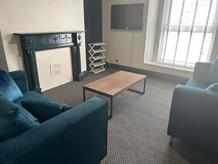 4 Bedroom Flat To Rent In Prospect Street, Flat, Plymouth, PL4