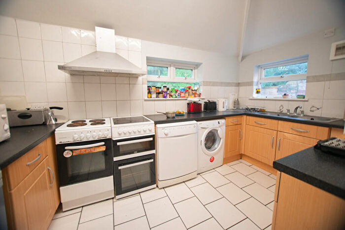 1 Bedroom House Of Multiple Occupation To Rent In Room, Ryde Street, HU5