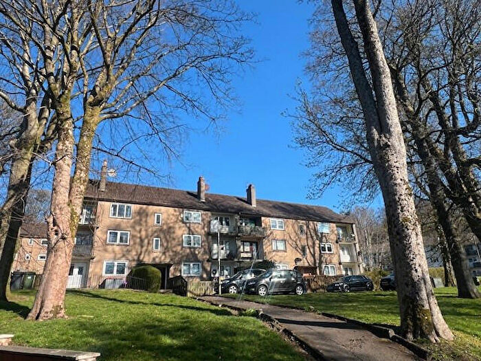 2 Bedroom Flat For Sale In Fulton Crescent, Kilbarchan, Johnstone, PA10