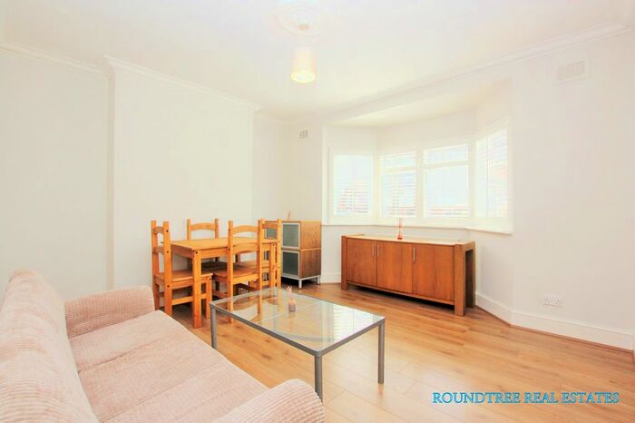 3 Bedroom Flat To Rent In North End Road, Golders Green, NW11