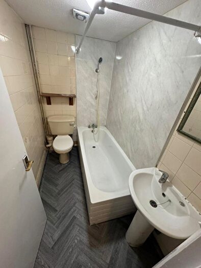 1 Bedroom Flat To Rent In Elgin Road, Ilford, IG3