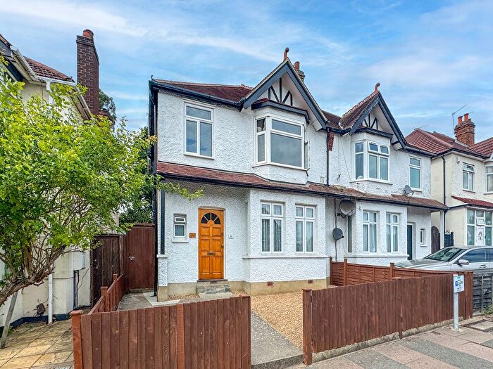 1 Bedroom Flat To Rent In Garratt Road, Edgware, HA8