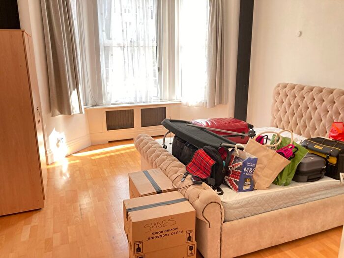 3 Bedroom Flat To Rent In Very Near Warwick Road Area, Ealing Broadway South, W5