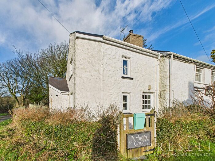 2 Bedroom Cottage To Rent In Tyrhibin Ganol, Newport, Pembrokeshire, SA42