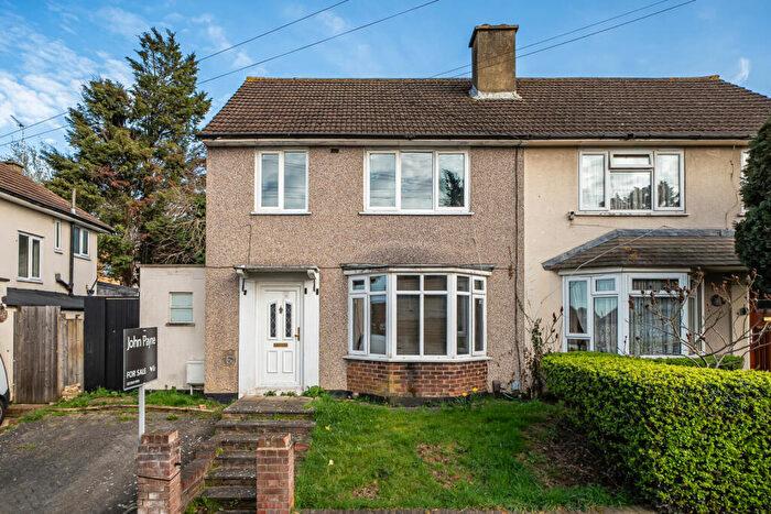 3 Bedroom Semi Detached House For Sale In Longcroft, London, SE9