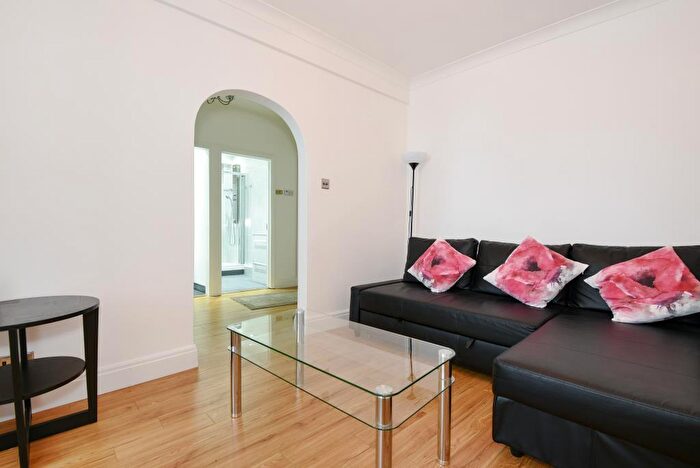 1 Bedroom Apartment To Rent In Frognal, Hampstead, NW3