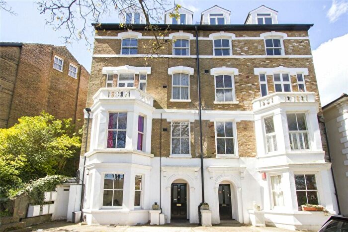 1 Bedroom Apartment For Sale In Cintra Park, London, SE19