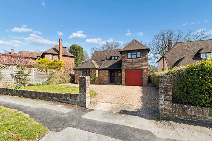 3 Bedroom Detached House For Sale In Crispin Way, Farnham Common, SL2