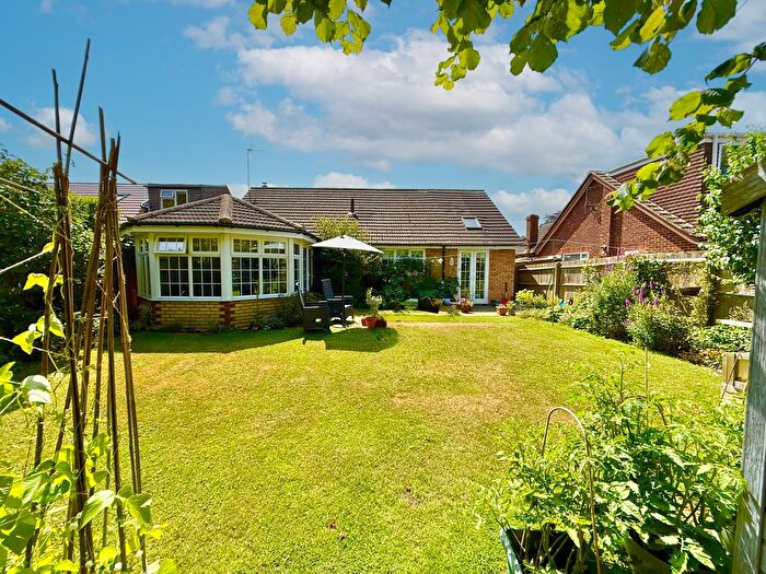 2 Bedroom Detached Bungalow For Sale In Tilsworth Road, Stanbridge, LU7